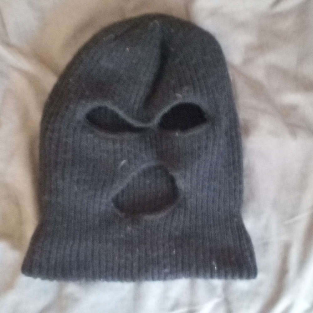 Black ski mask